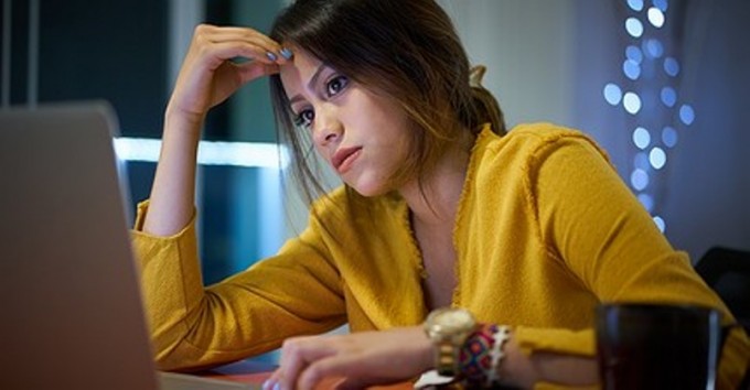 Ijtimoiy tarmoq fotosuratlaridan etuk ayollar