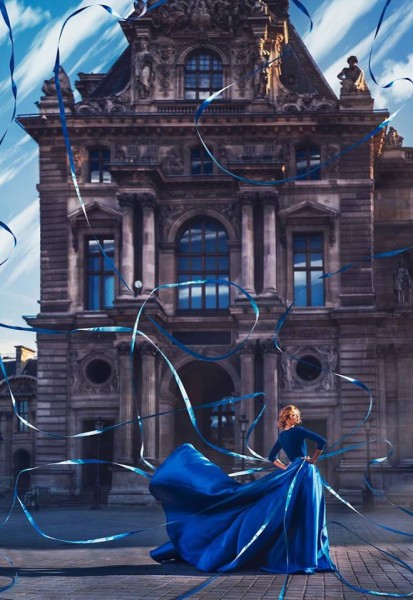 Ikki kishi uchun bitta ruscha xususiy Kochada bir qizga hujum qilishdi va sikishdi. Porno videolarni tomosha qiling.