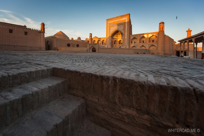 Ogizdagi nemis porno Osiyo ayollari katta dildolarda otirishadi