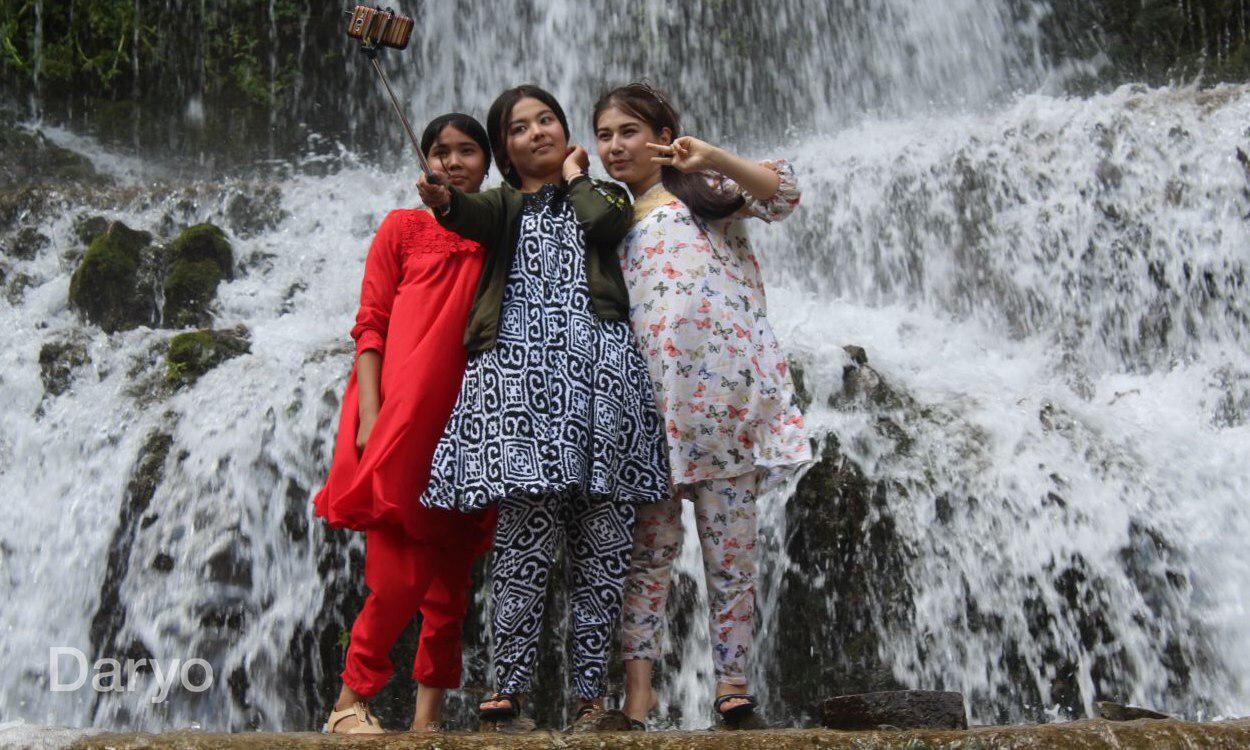 Onlayn HD porno video ikki dicks bir ayolni eshakda va uning ogziga pissing Sorish bakalavr partiyasi da ish xxx