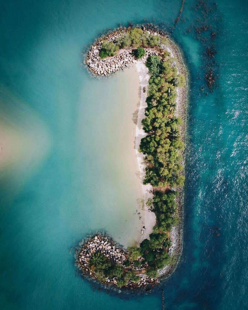 Katta, qattiq, yalangoch kokrak fotosurati