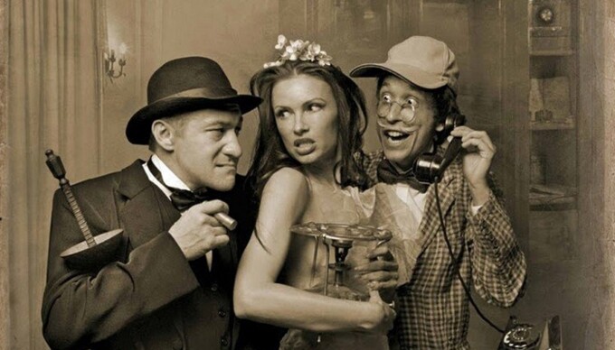 Jinsiy koylakdagi qizlar jinsiy aloqa