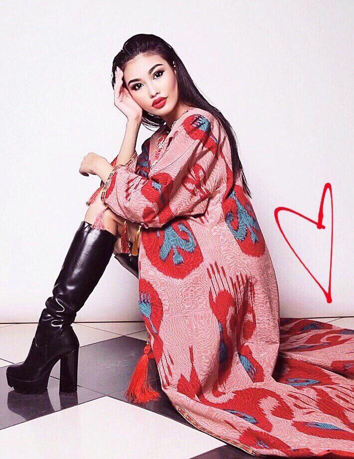 Ayollar hojatxonasida porno video kamera