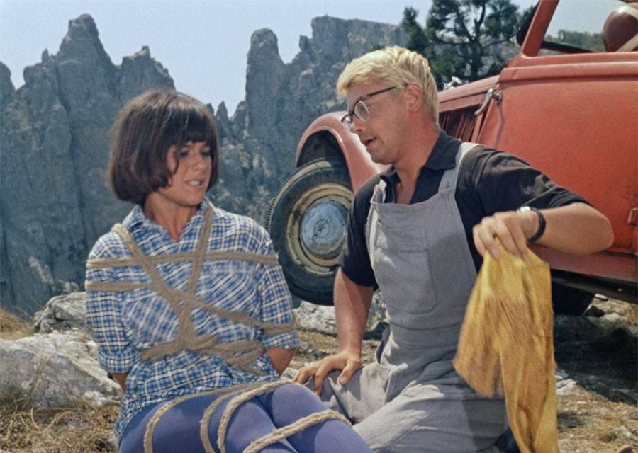 Атақты адамның беті сперматозоидпен жабылған