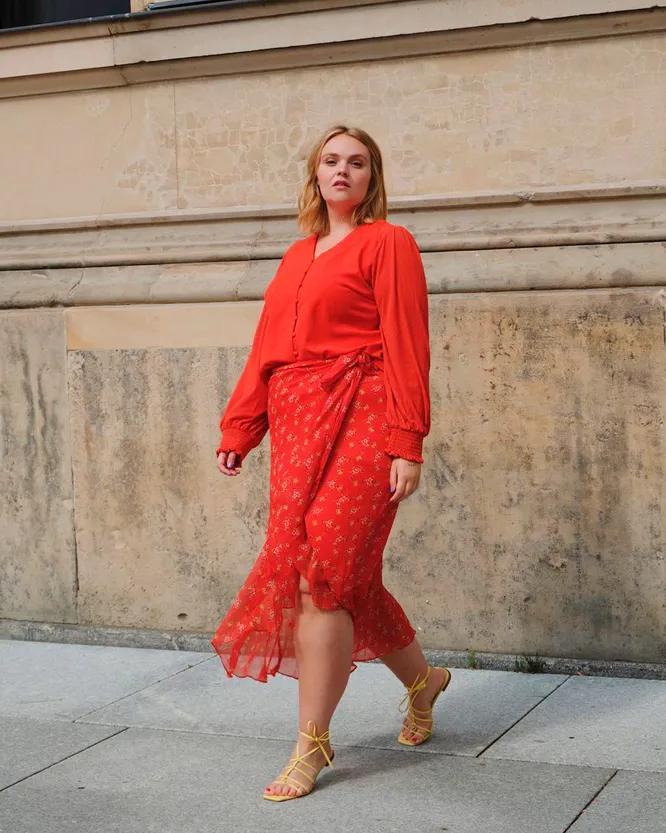 Ayollar kiyinish xonasi video Ayollar kiyinish xonasi video