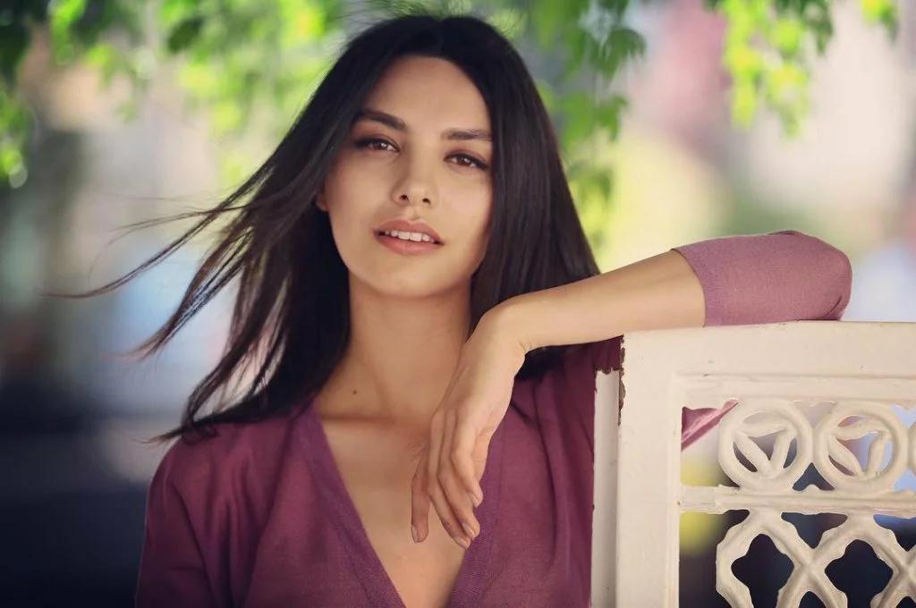 Koltuk kiygan ayol bilan jinsiy aloqa Video ormonda josuslik