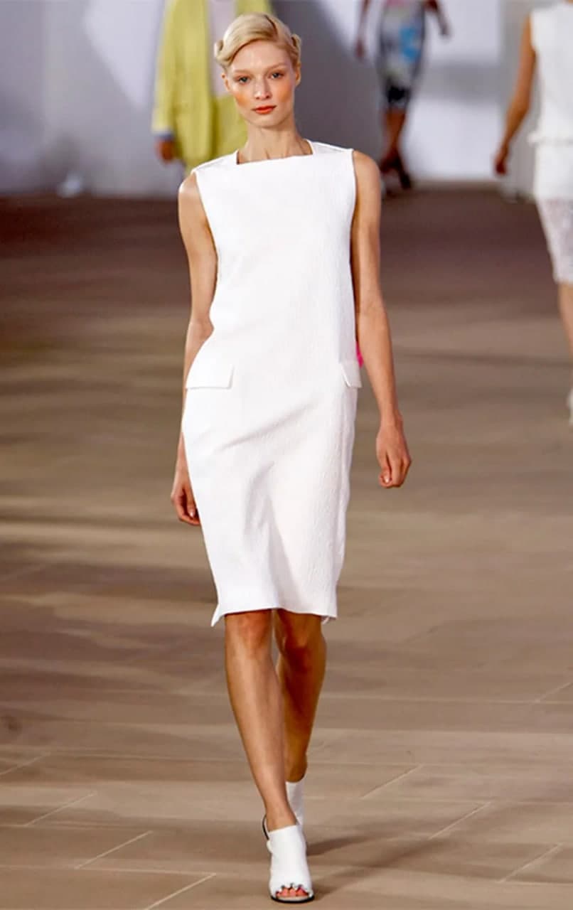 Ular omma oldida yechinishadi