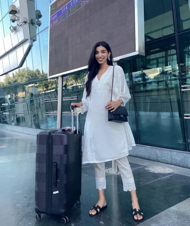 Qolda ishlangan jinsiy qogirchoqlar