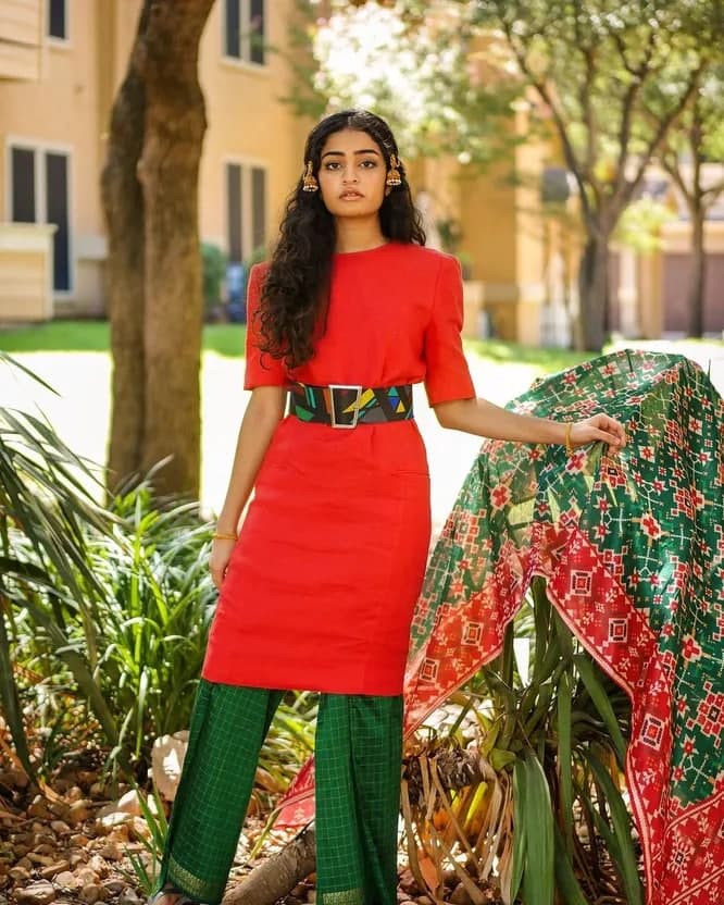 Katta kokrakli mashhurlarning fotosuratlari