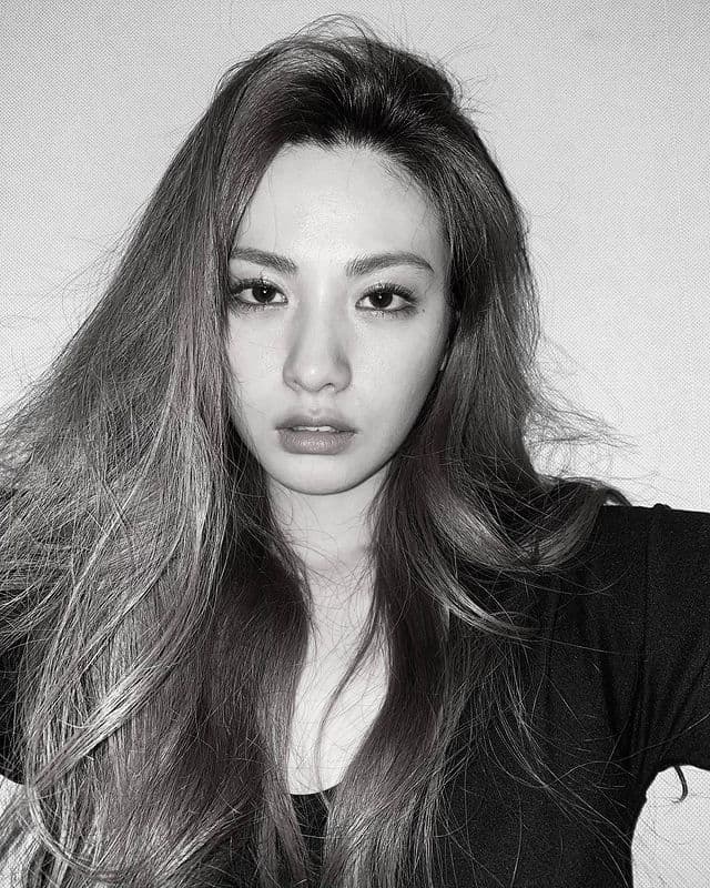 Onanizm paytida kim qayerda boladi? Kop nudistlar bor