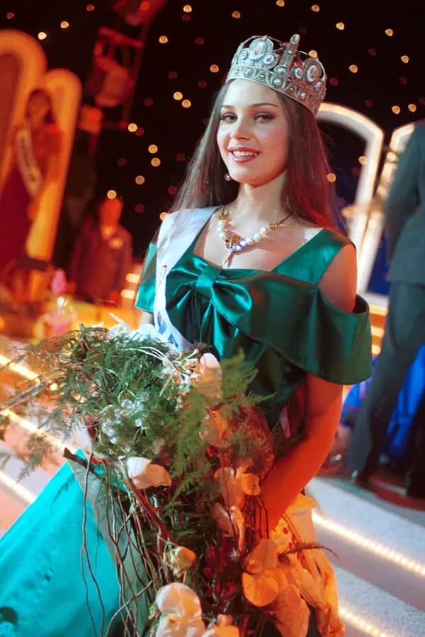 Uxlab yotgan qaynonasiga josuslik qilish