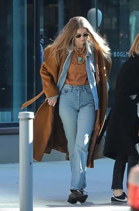 Lezbiyen filmlarni tomosha qiling Ayollarning siyishi fotosuratlari va videolari