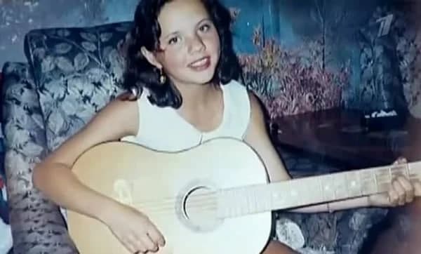 Qizlar oldida yigitni sikish