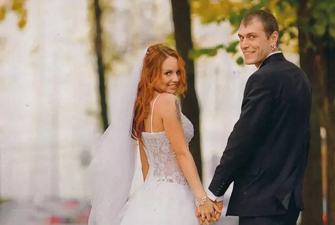 Yalangoch semiz ayollarning video fotosuratlari