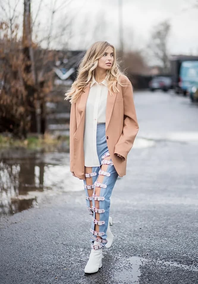 plyajda kiyim almashtirish Lezbiyen qora ayollar kunnilingus