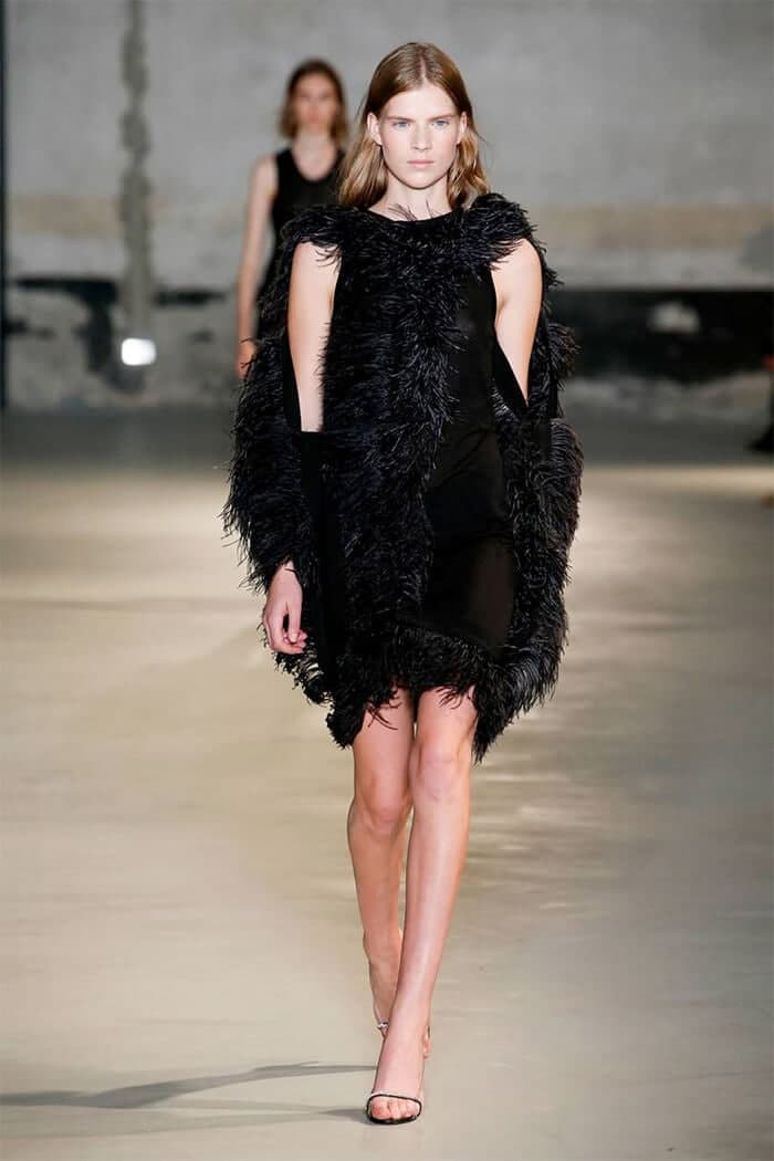 Opa-singil va uka birinchi marta jinsiy aloqada bolishlarini suratga olishdi.