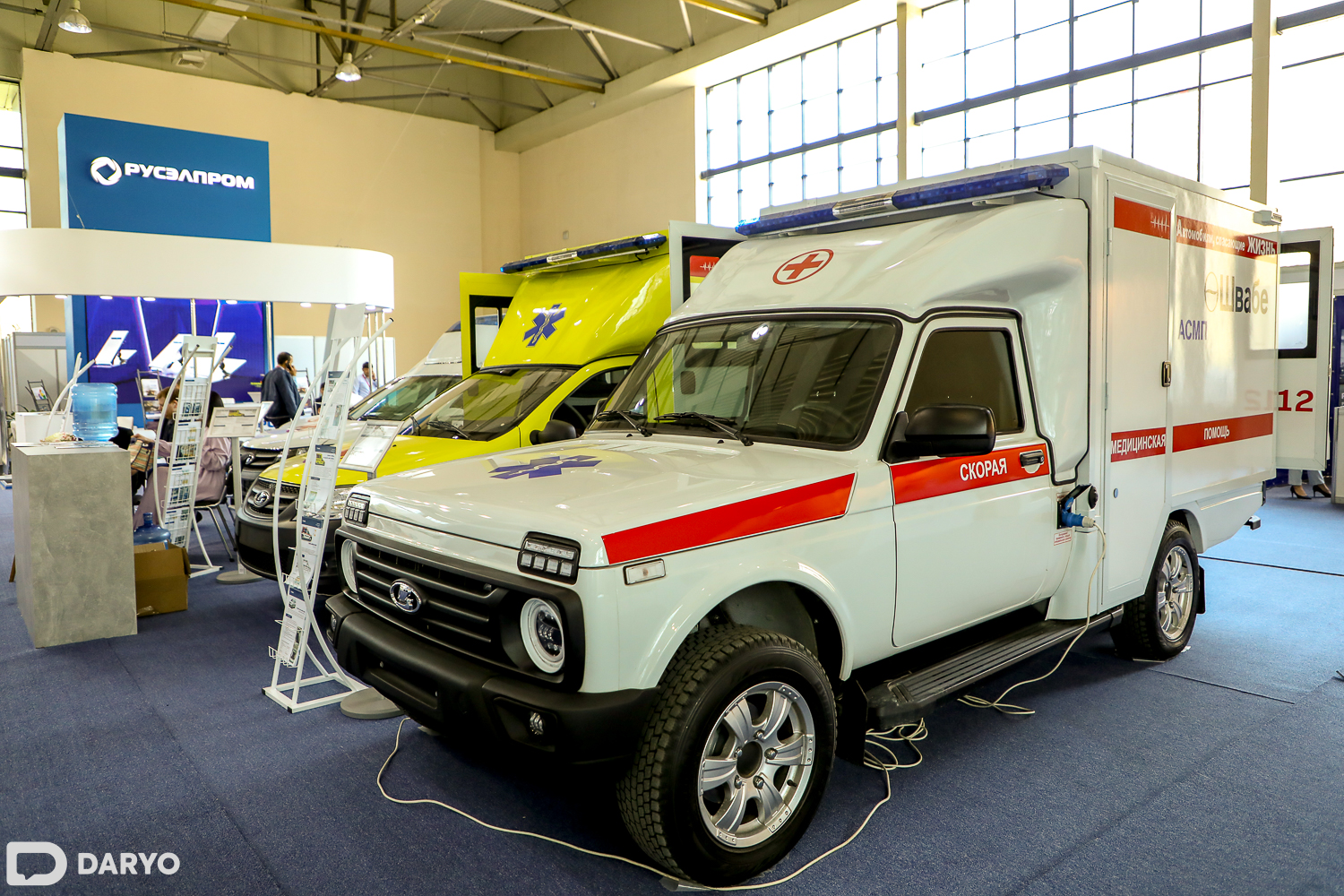 Oyoqlari tushirilgan ayollar pantiesi