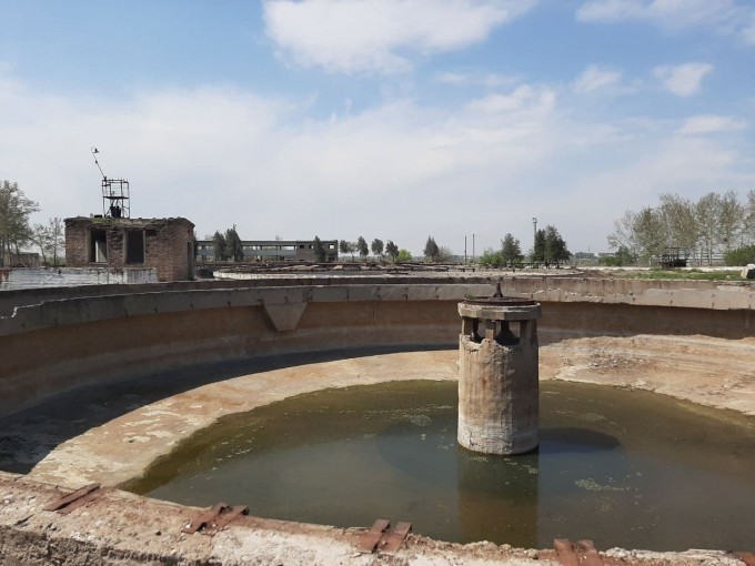 Porno ona oglining qarzlari uchun sikildi