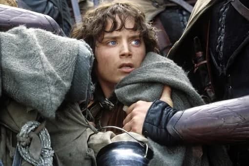 Playboydan Ani Lorakning yalangoch surati