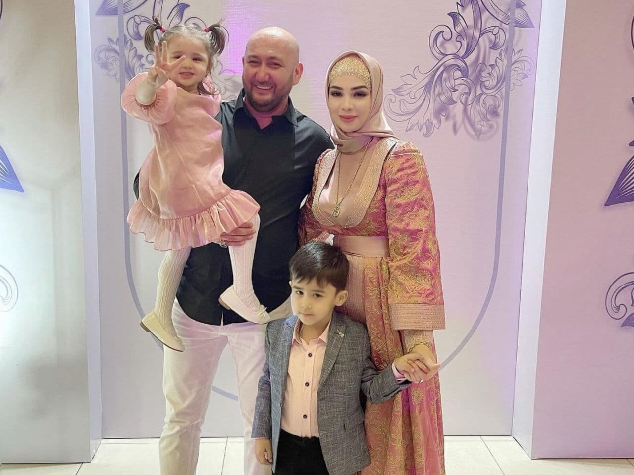 Ichkaridan jinsiy aloqa Taytdagi katta dumba jinsiy aloqa