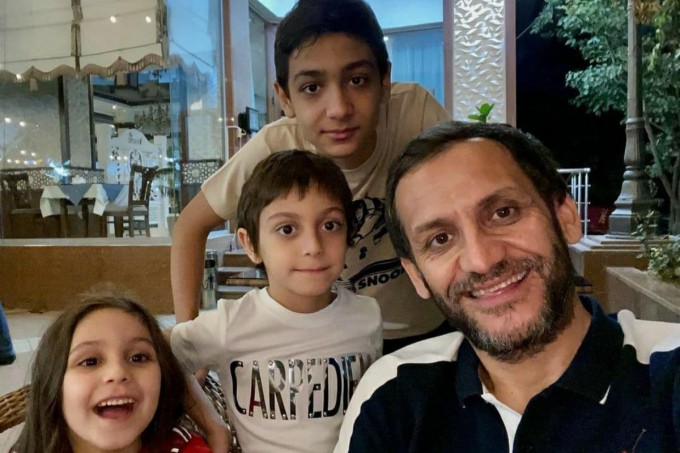 LazyTown teleserialidagi yalangoch Stefanining porno tasvirlari