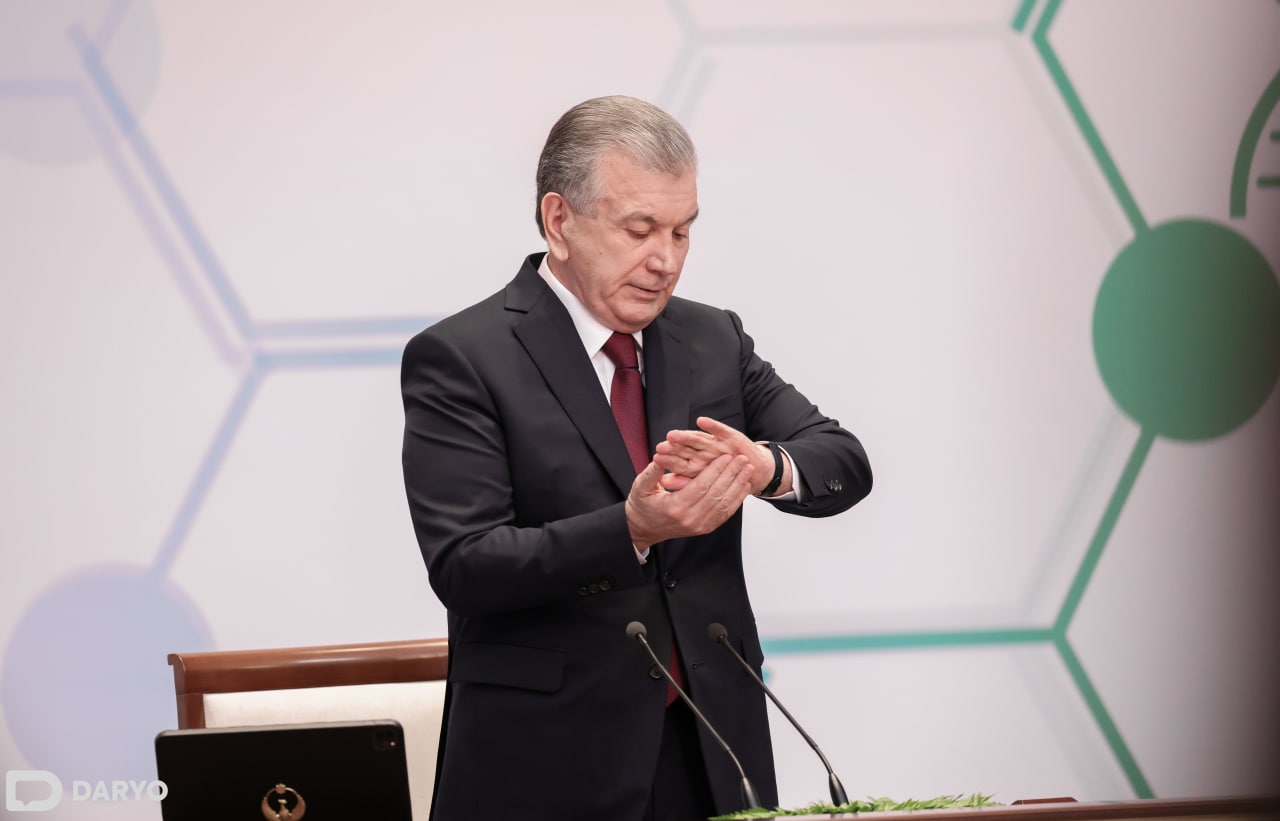 Pul uchun jinsiy aloqada bolgan qizlar haqida porno onlayn tomosha qiling. Porno sogish mashinasi