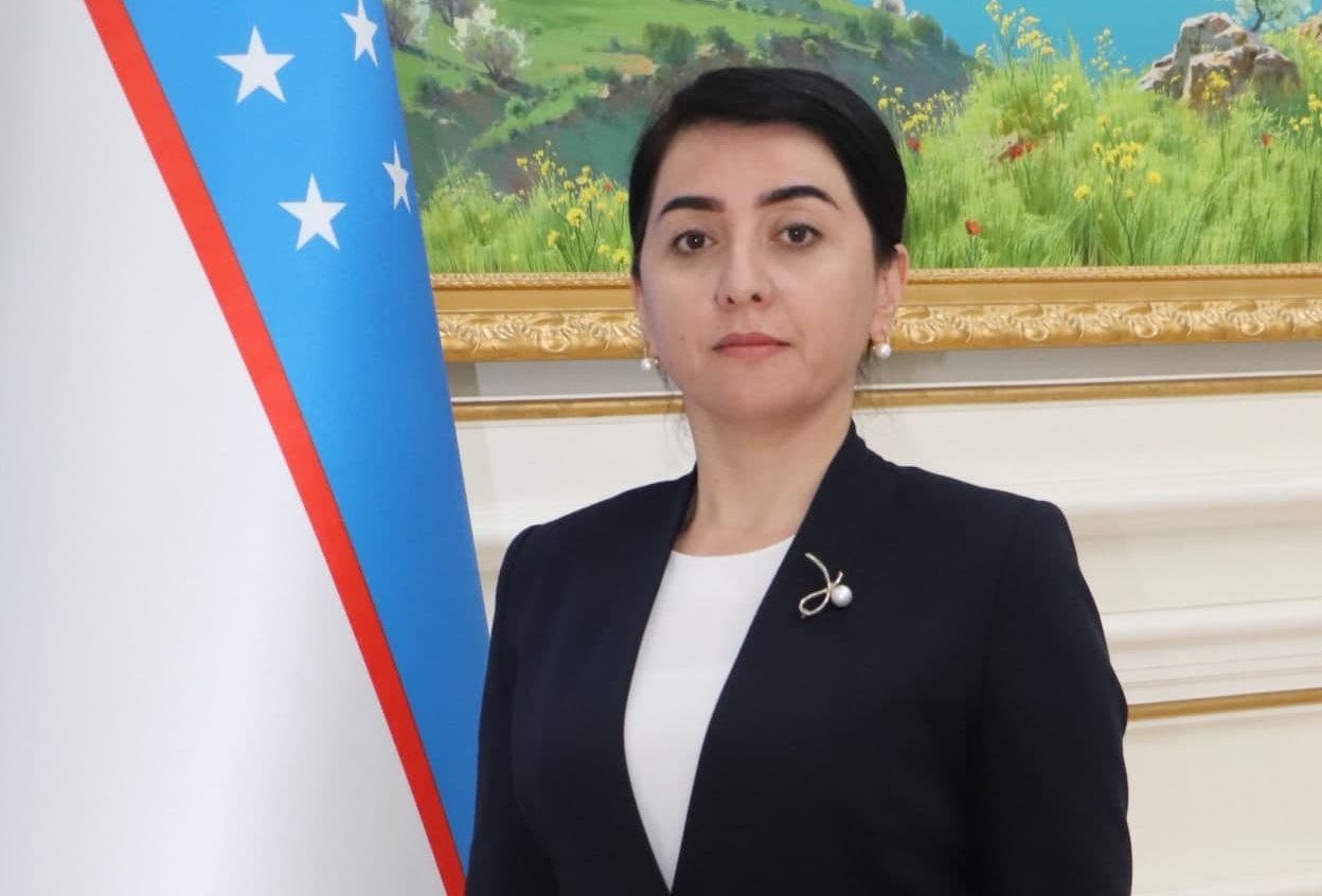 Naked on the Catwalk ni onlayn tomosha qiling Bezi jinsiy aloqa