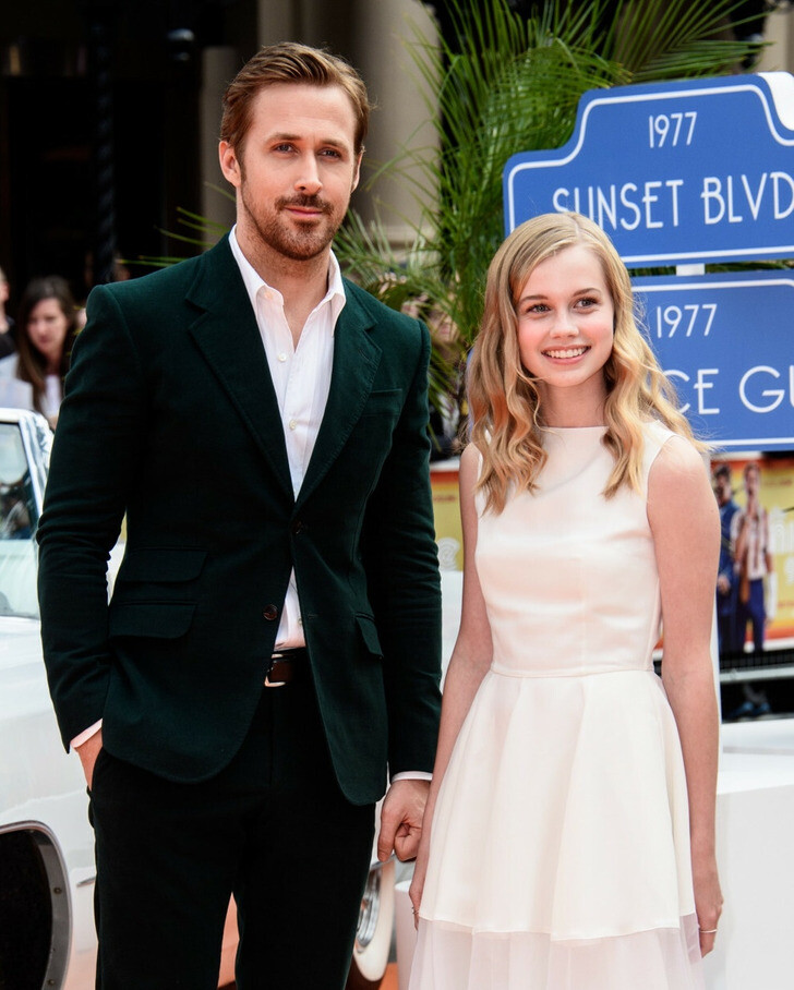 Qiz yigitning jinsiy azosiga tegishi videosi