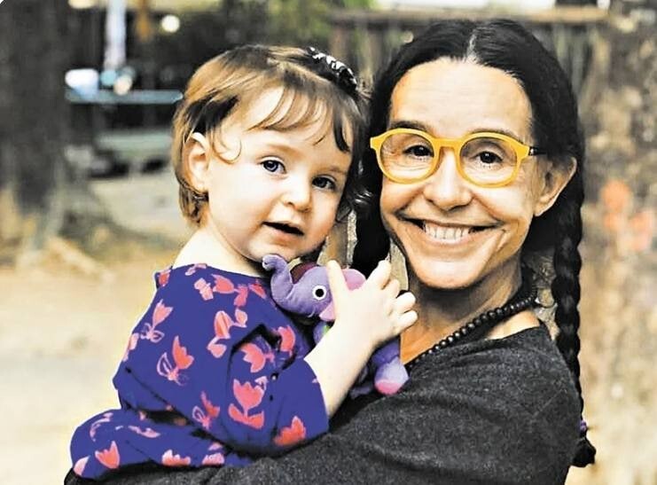 Porno jinsiy aloqa ffm onlayn tomosha qilish Jinsi va shimsiz qizlar