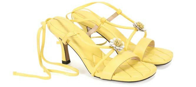 Faqat xonanda Maksimning erotik suratlari.