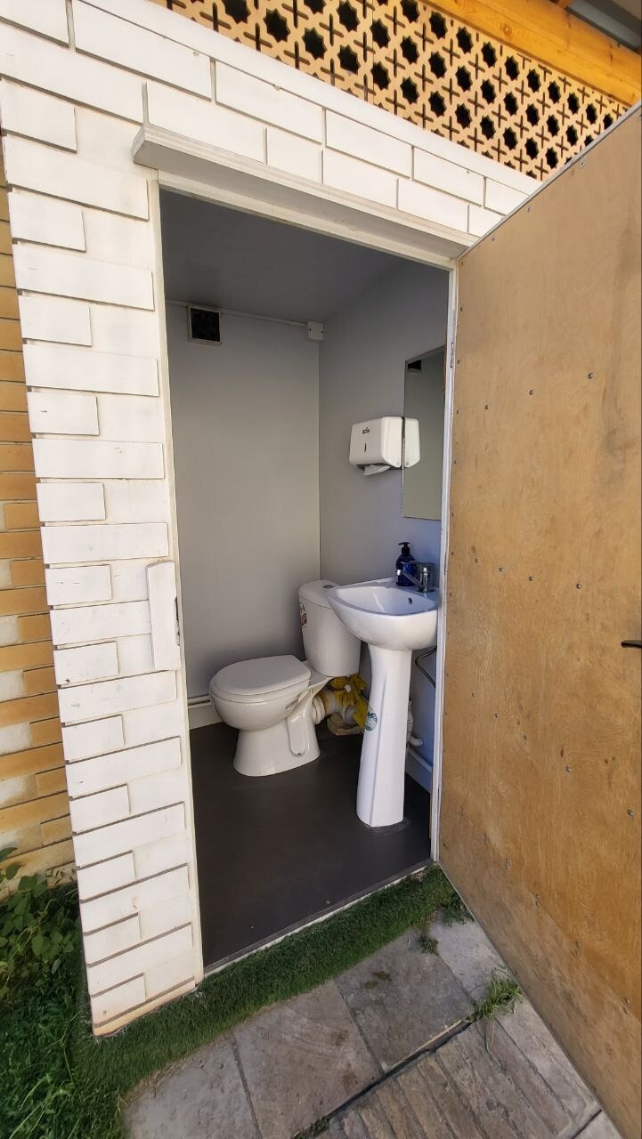 Yetuk uy bekasi uchun kunnilingus Erkaklar bir-birining ogziga singdirishadi