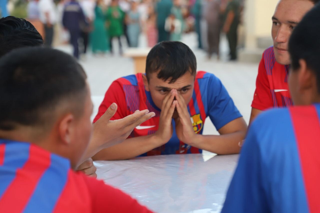 Ogillar ogzini sorishadi Glazov porno rasmlar