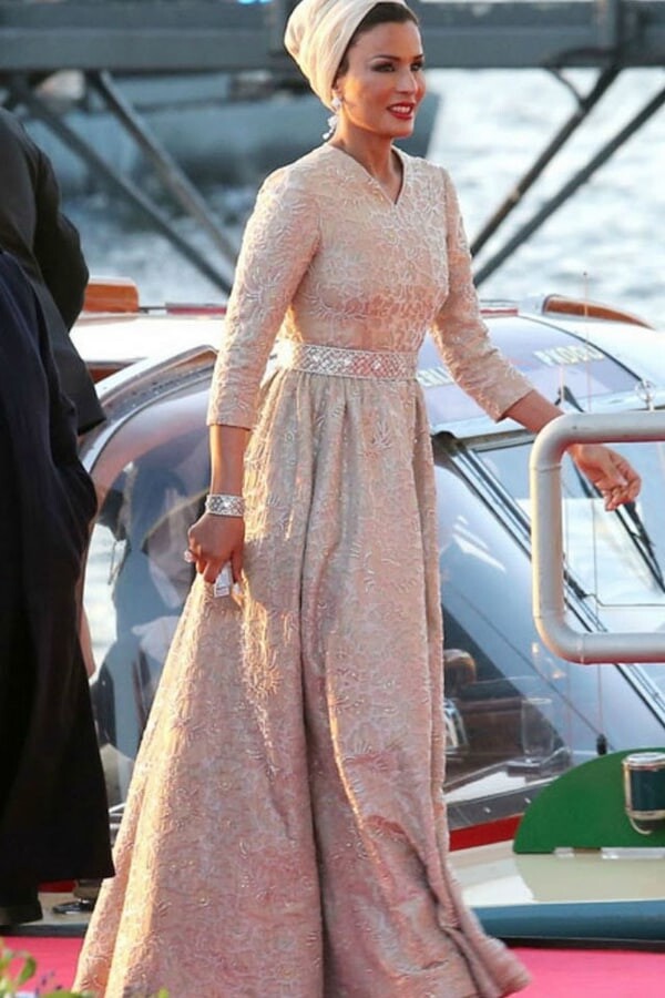 Oshara, Nijniy Novgorodda eskortlar