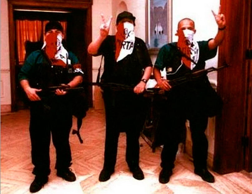 Ayollar taytidagi erkaklar