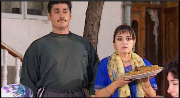 Oshxonada oshpaz bilan porno