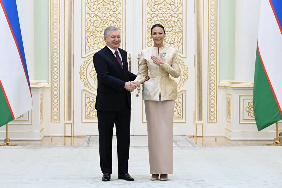 Porno ona kichik ogli bilan