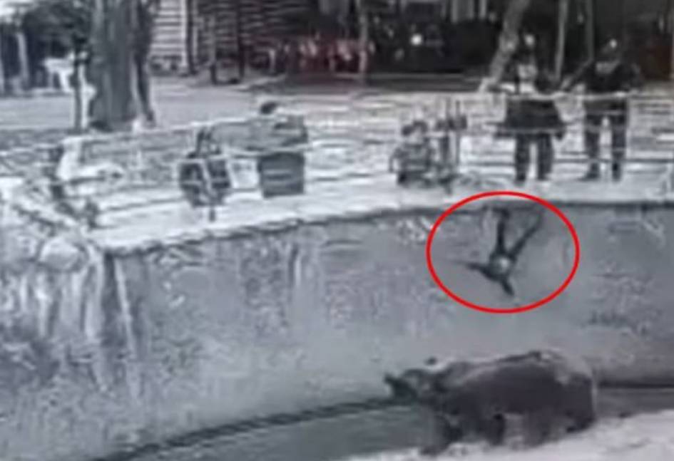 Bobo va yosh ayol ortasidagi jinsiy aloqani tomosha qiling