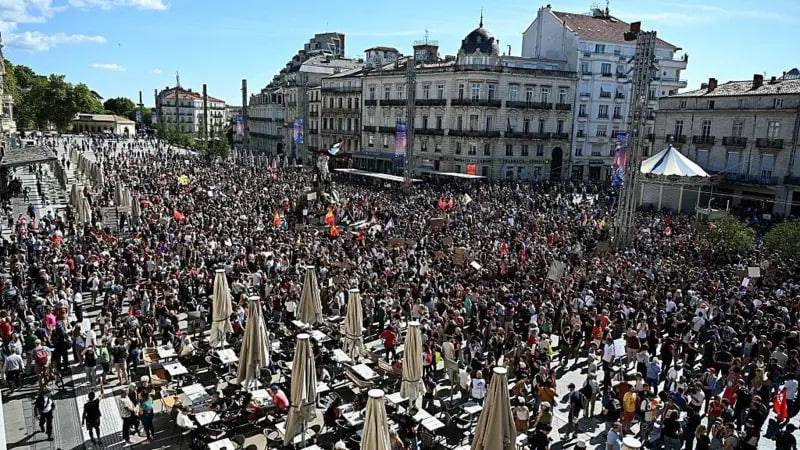 Qirqdan ortiq jinsdagi ayollar