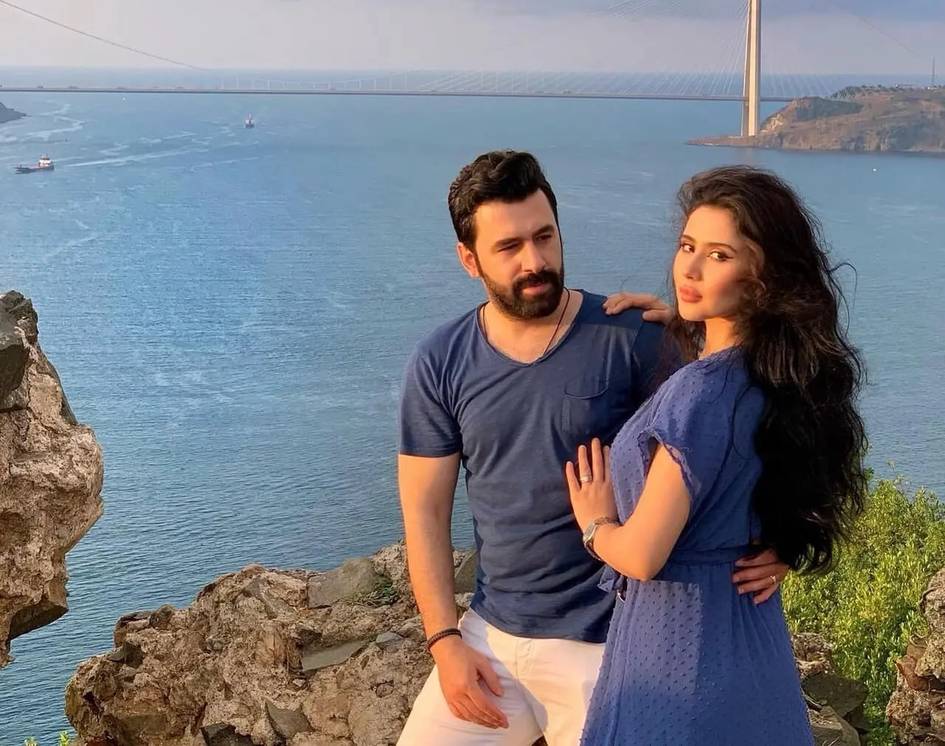 Uyda dushda qizlarni josuslik qilish video