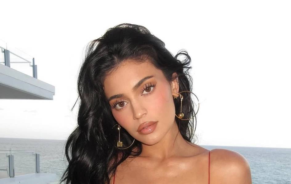 Uy qurilishi porno onlayn maxfiy kamera Zinadan qattiq jinsiy aloqa